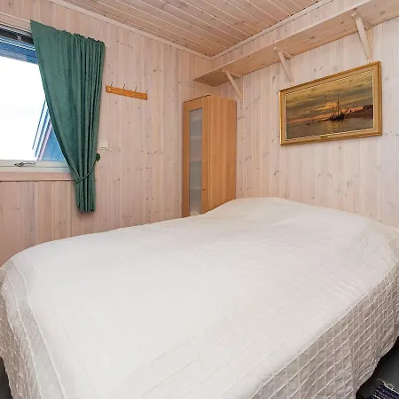 Feriehus Holiday Home Straumsjoen